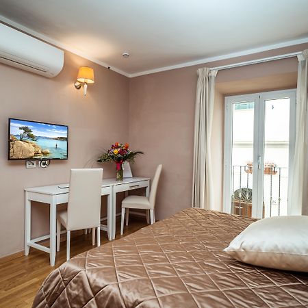 Hotel Centrale Olbia Buitenkant foto