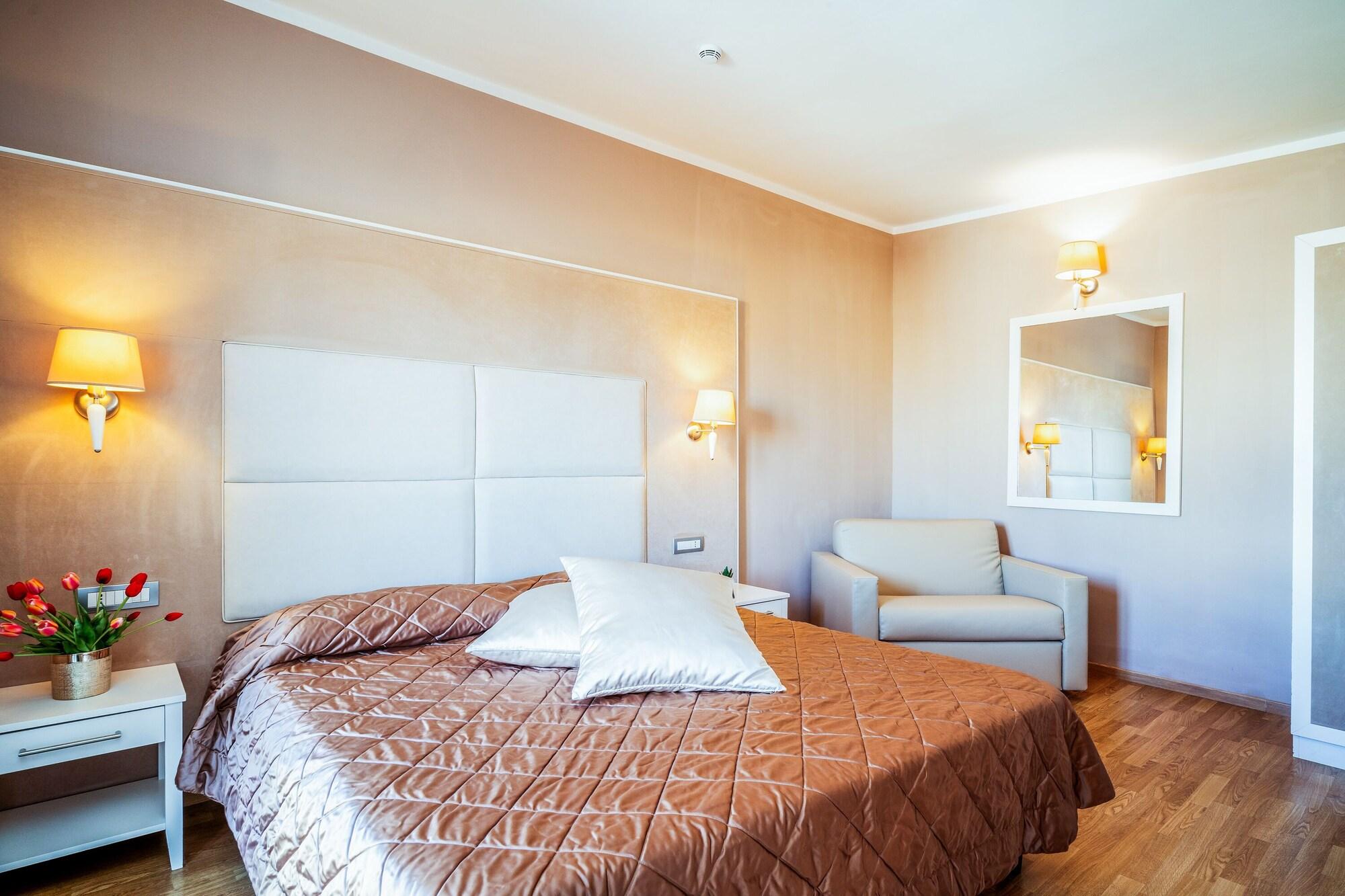 Hotel Centrale Olbia Buitenkant foto