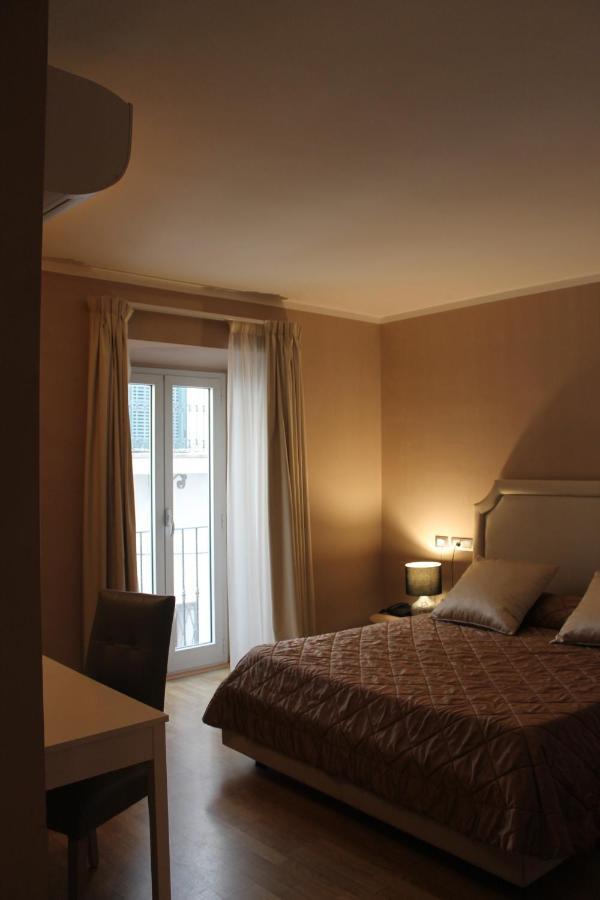 Hotel Centrale Olbia Buitenkant foto