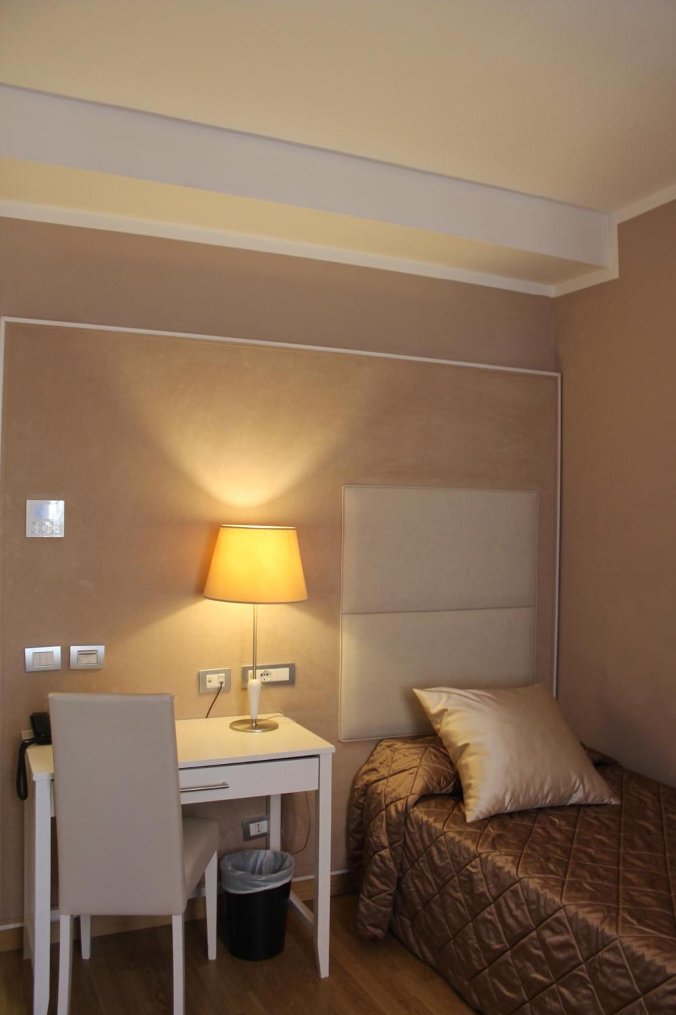 Hotel Centrale Olbia Buitenkant foto